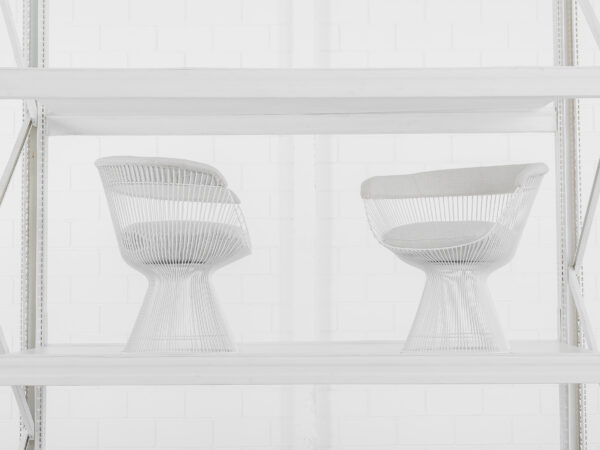 Warren Platner - Par de poltronas brancas